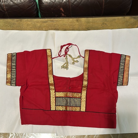 Indian saree blouse brand new, ready-made red color with copper gold design. - Picture 3 of 8